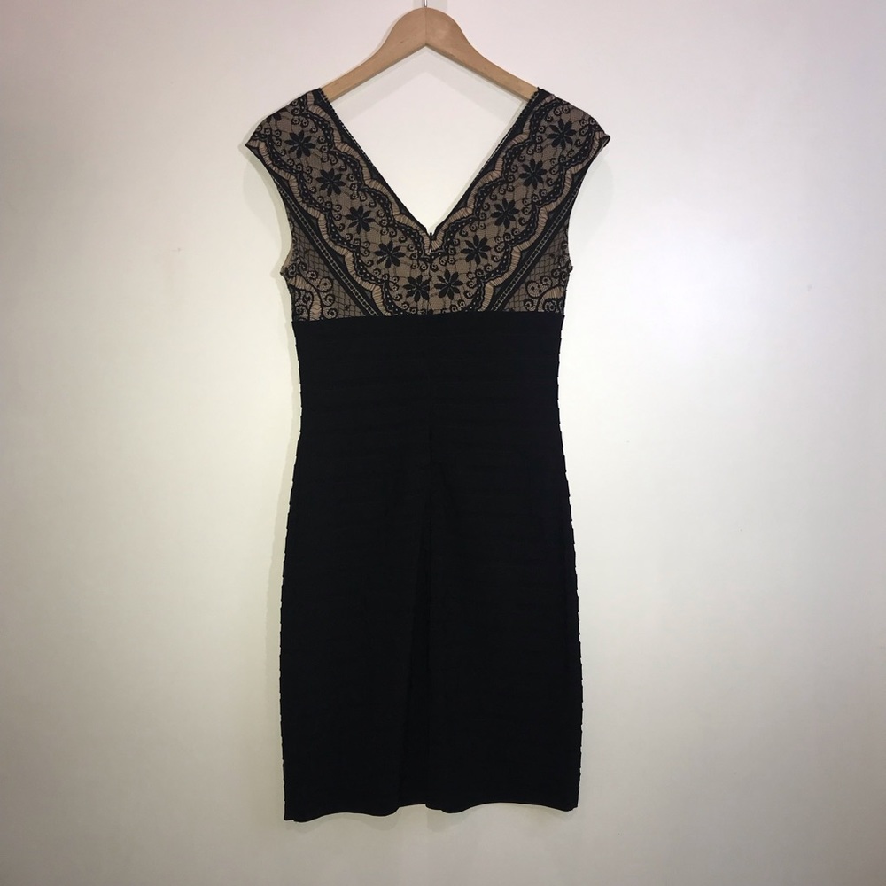 Adrianna Papell lace black cocktail/ party dress size 6